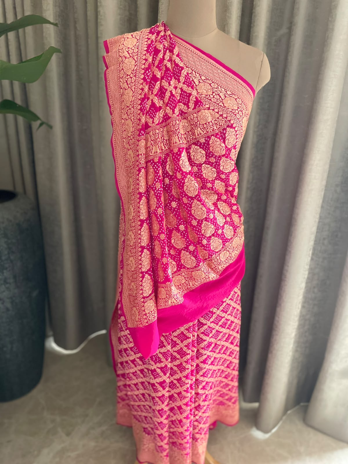 Vaishali - Pink Bandhani Banarasi Saree
