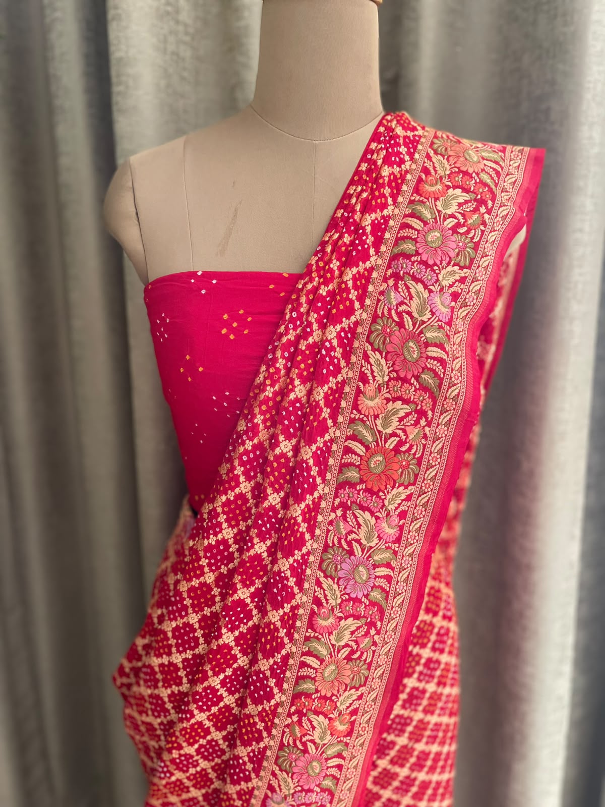 Shriya - Red Tilfi Meenakari Bandhani Saree
