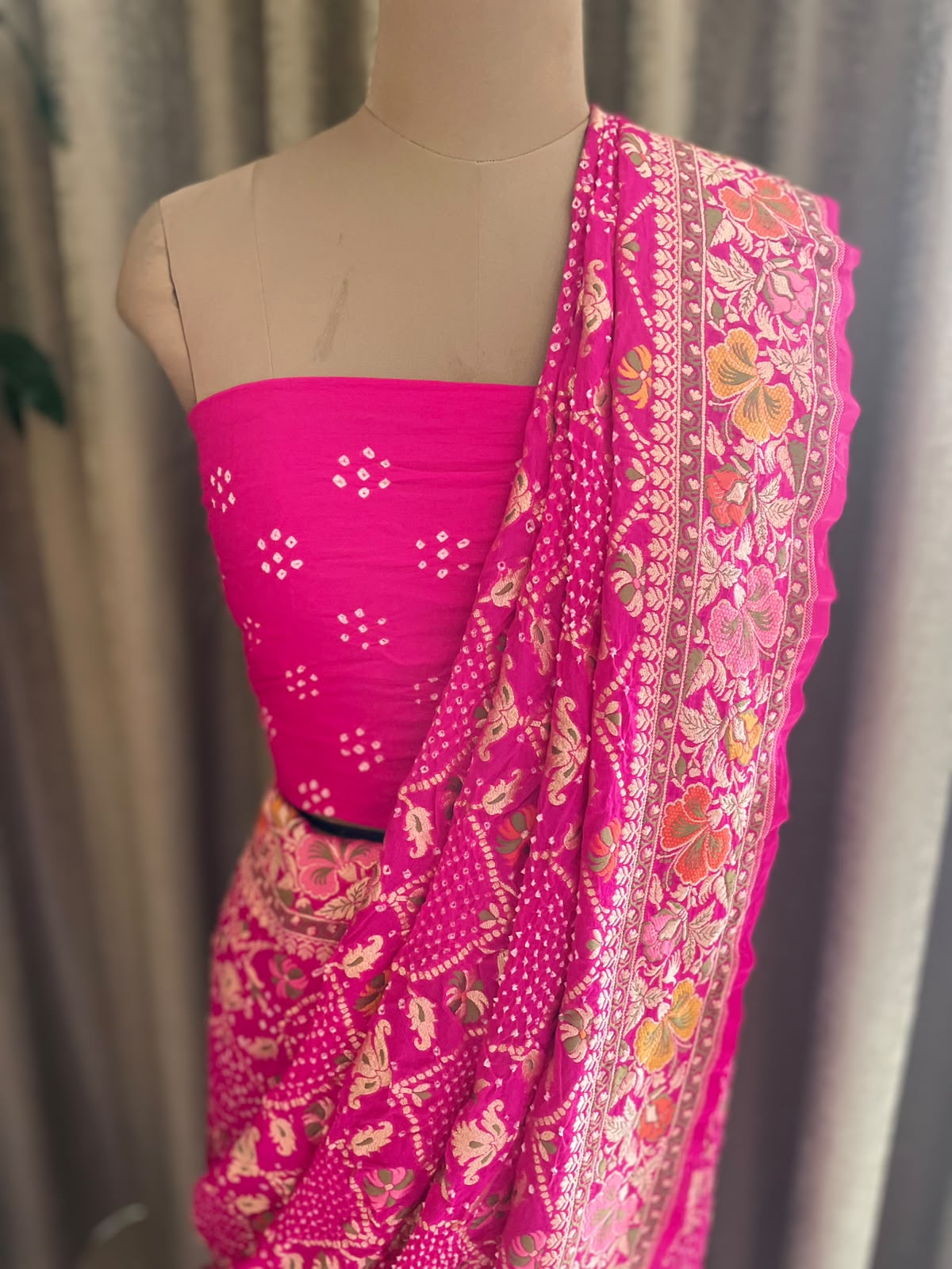 Sandhya - Pink Tilfi Meenakari Bandhani Saree