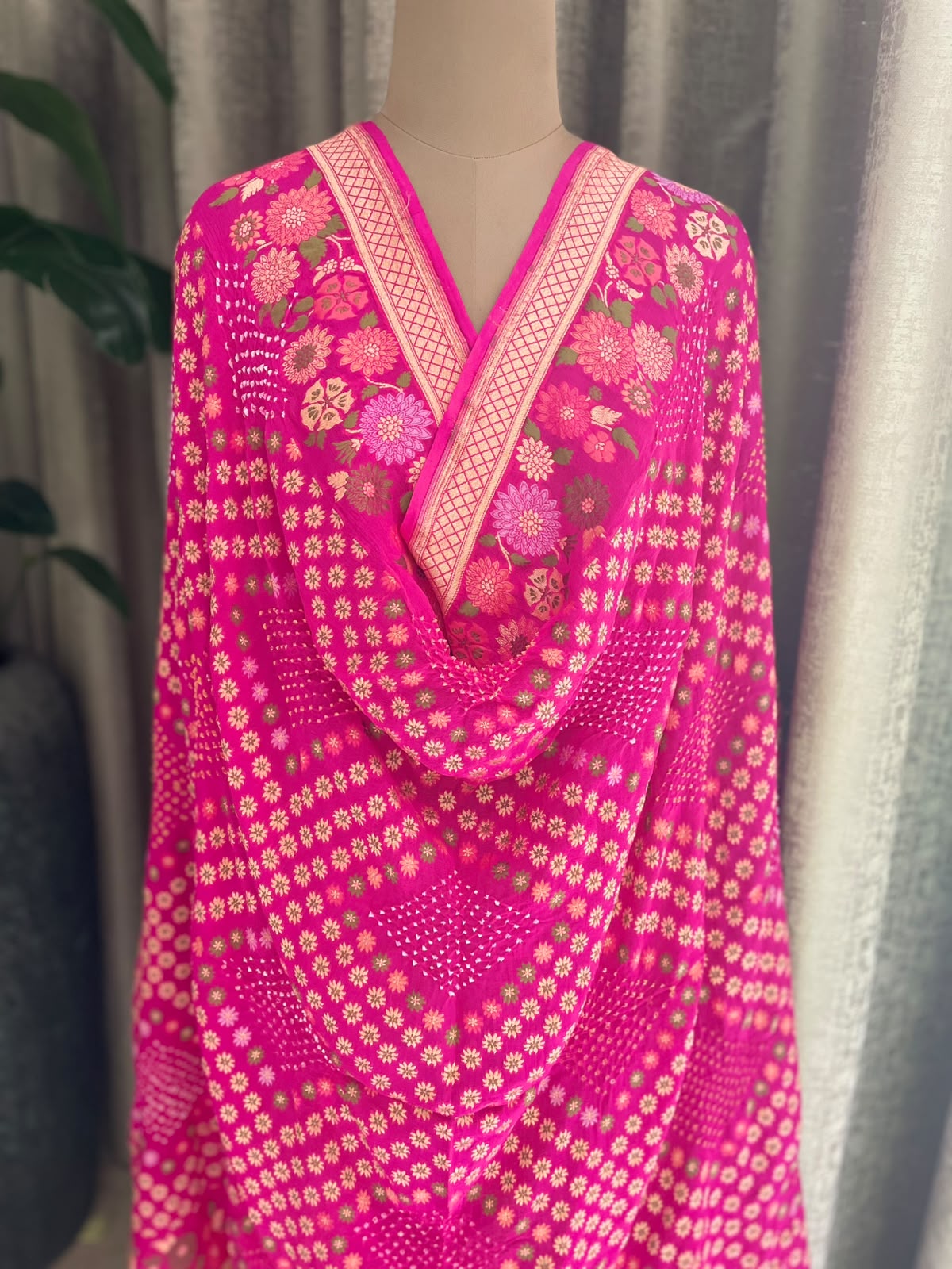 Ashita - Pink Tilfi Meenakari Bandhani Dupatta