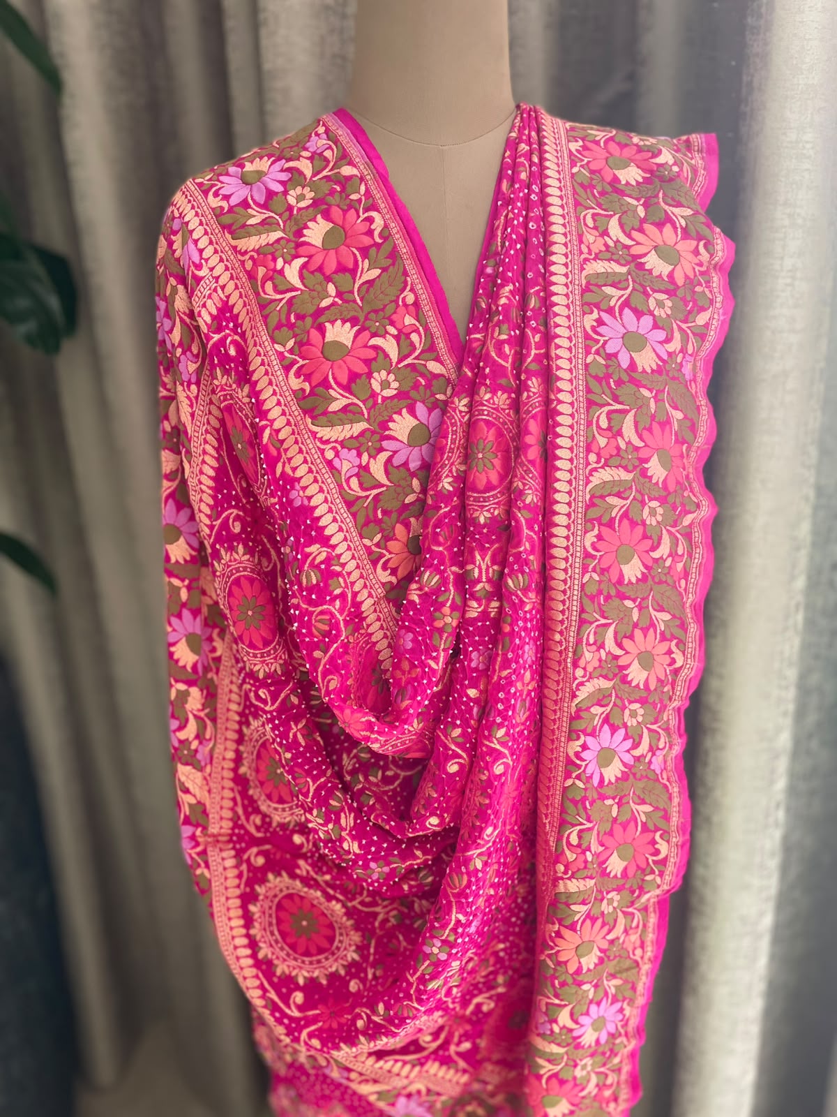 Hansika - Pink Tilfi Meenakari Bandhani Dupatta