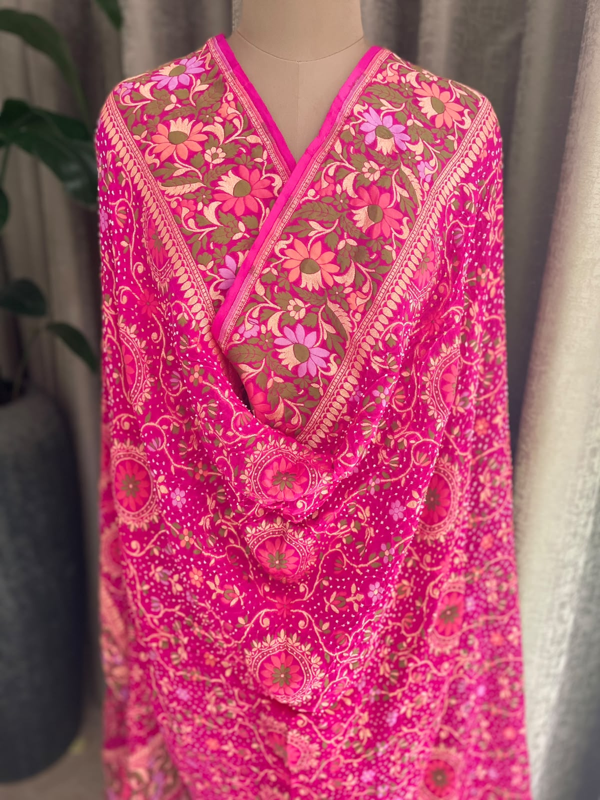 Hansika - Pink Tilfi Meenakari Bandhani Dupatta