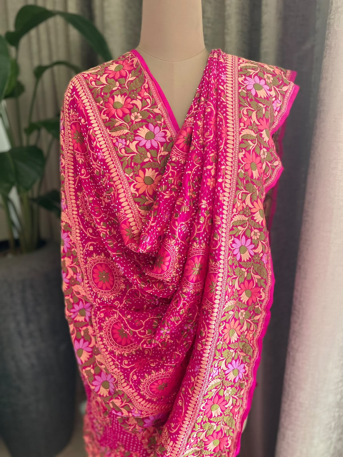 Ashita - Pink Tilfi Meenakari Bandhani Dupatta