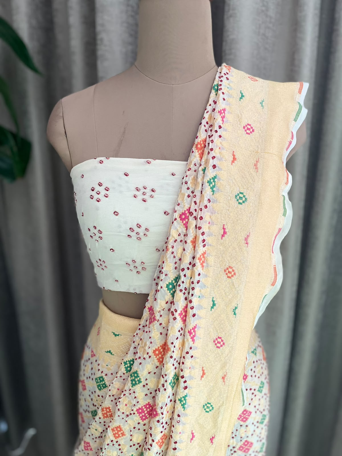 Vaani - Ivory Meenakari Bandhani Saree
