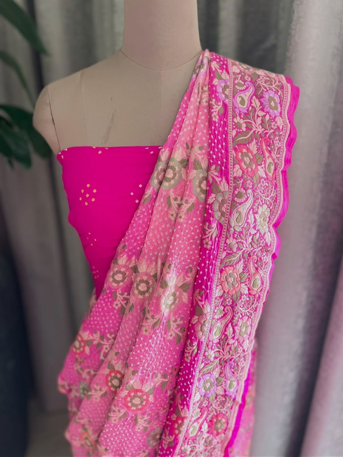 Tanuja - Pink & Peach Tilfi Meenakari Bandhani Saree