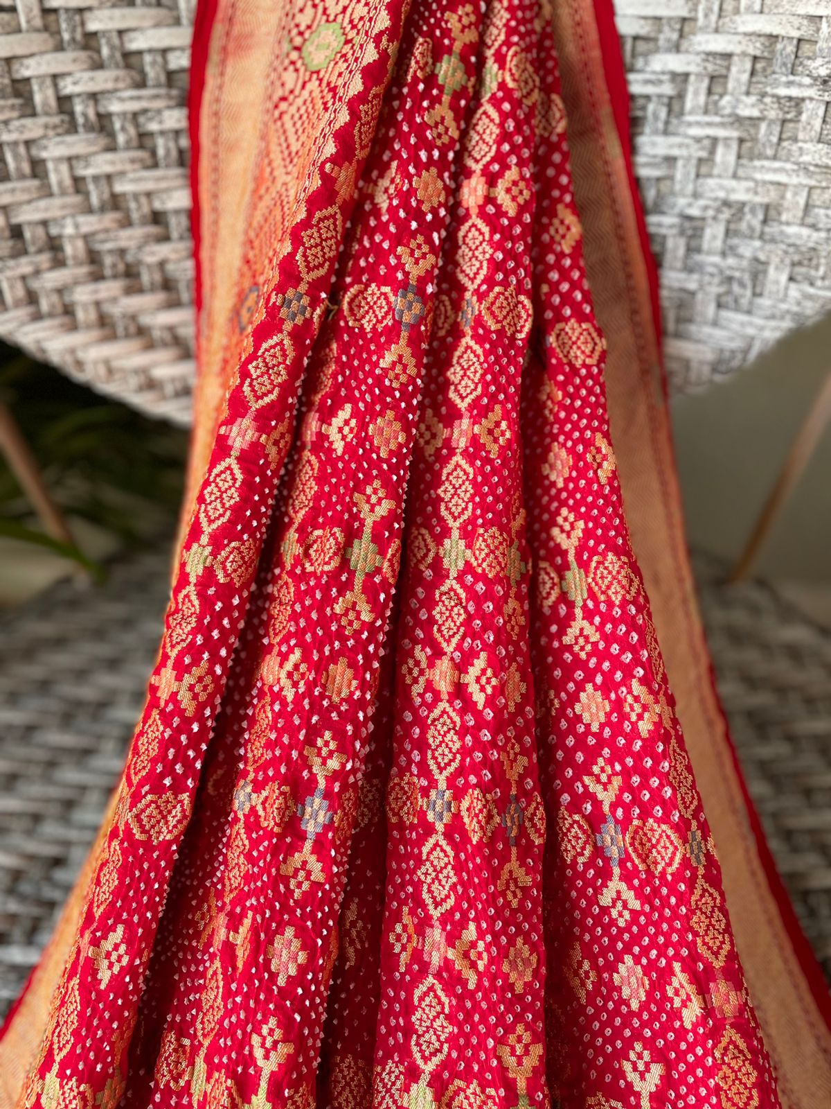 Saira - An Enchanting Princess Meenakari Saree