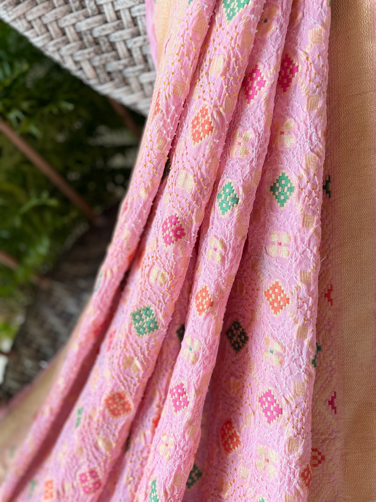 Ahaana - Ray of Morning Glory Meenakari Saree