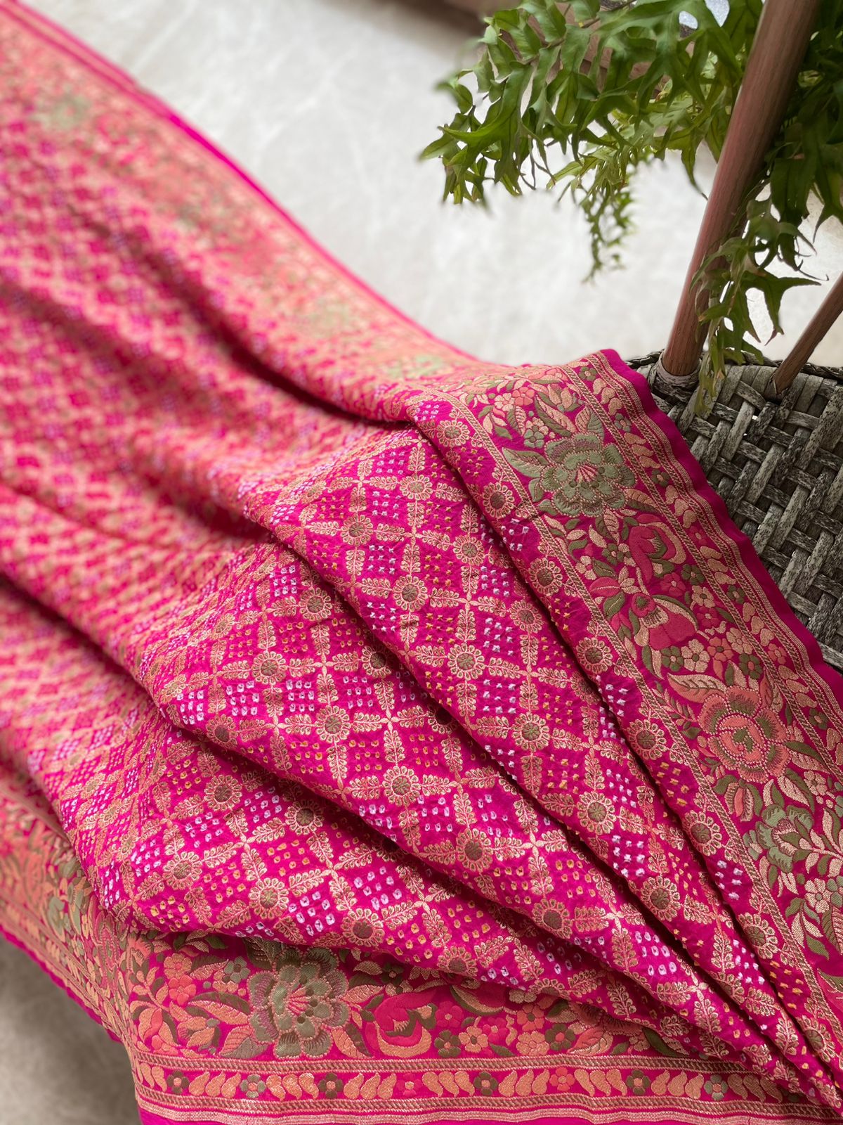 Arya - Noble Goddess Meenakari Motif Saree
