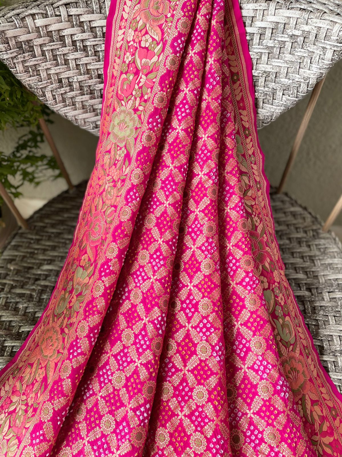Arya - Noble Goddess Meenakari Motif Saree