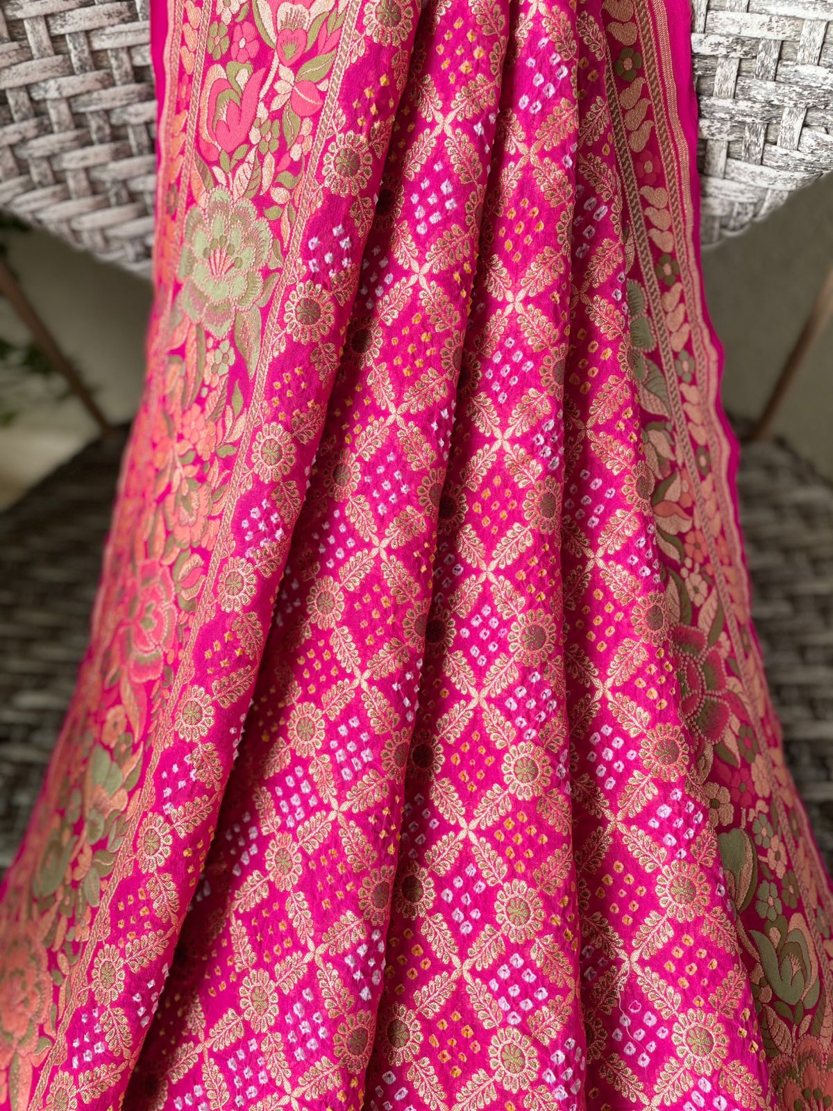Arya - Noble Goddess Meenakari Motif Saree