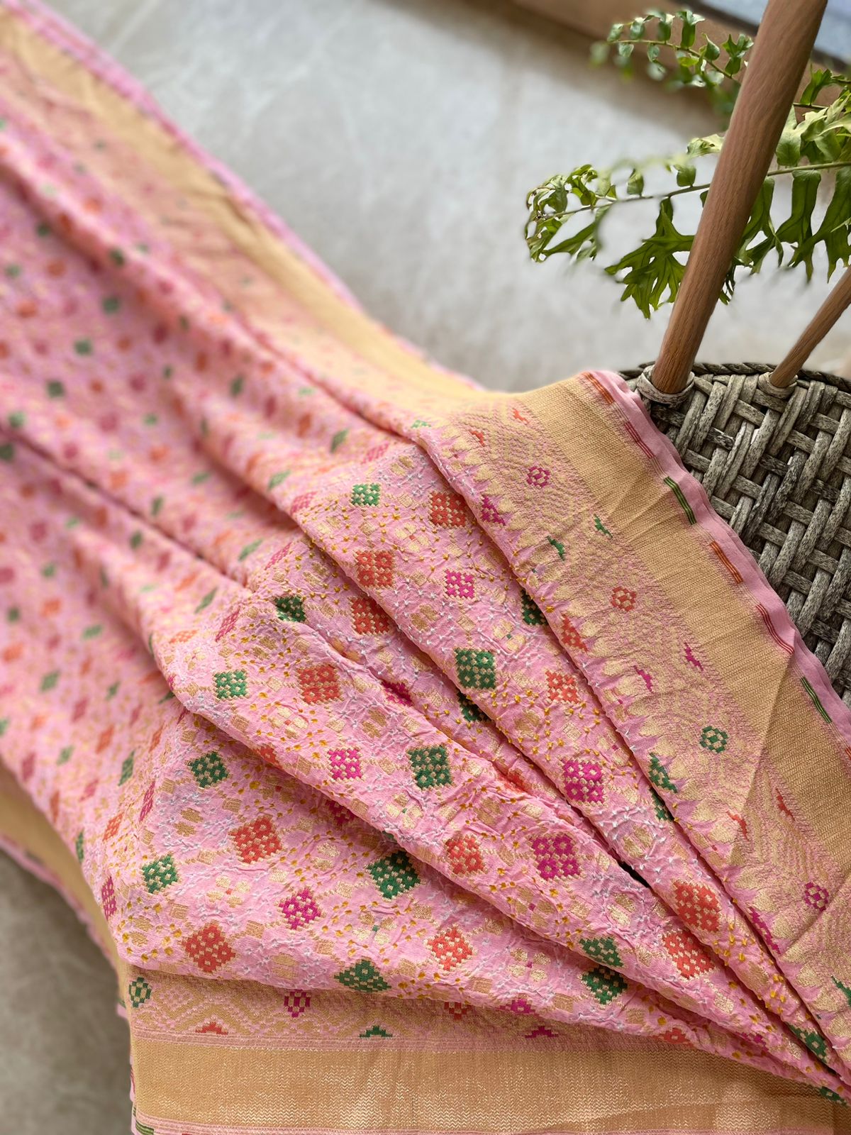 Ahaana - Ray of Morning Glory Meenakari Saree