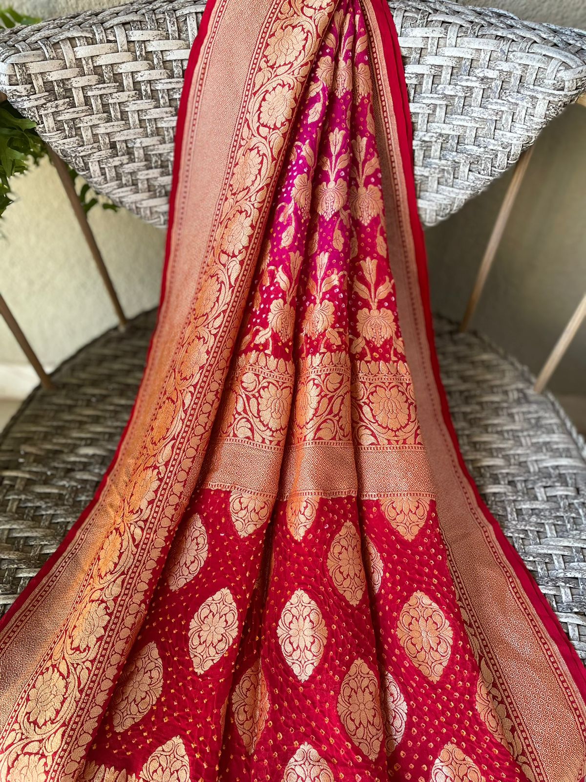 Kamna - Red & Pink Bandhani Banarasi Dupatta