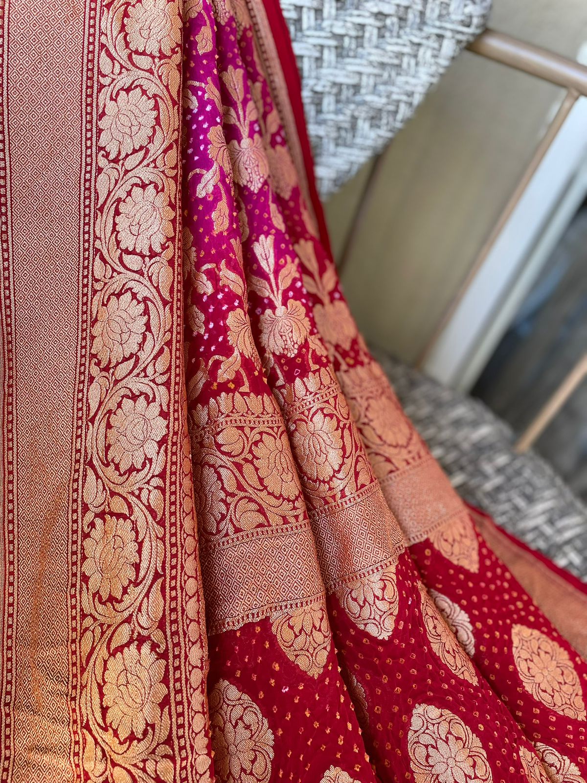 Kamna - Red & Pink Bandhani Banarasi Dupatta