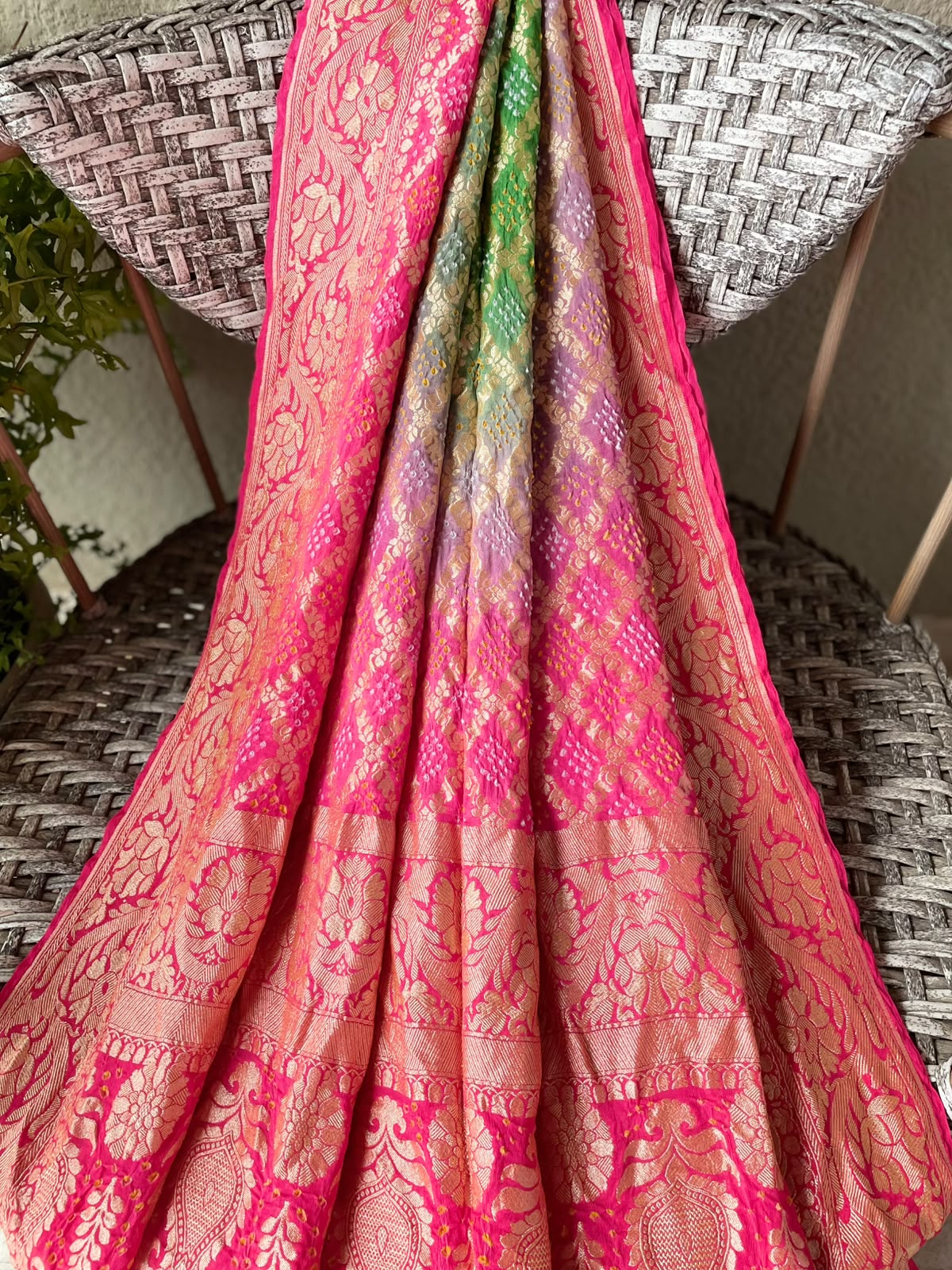 Maanvi - Rani Pink & Green Bandhani Banarasi Dupatta