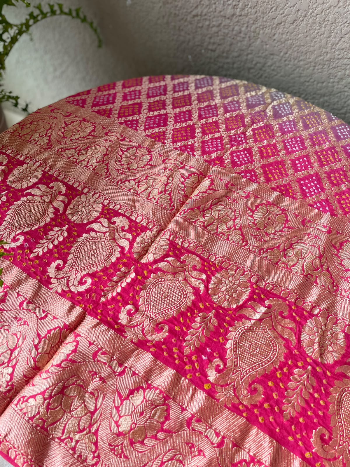 Maanvi - Rani Pink & Green Bandhani Banarasi Dupatta