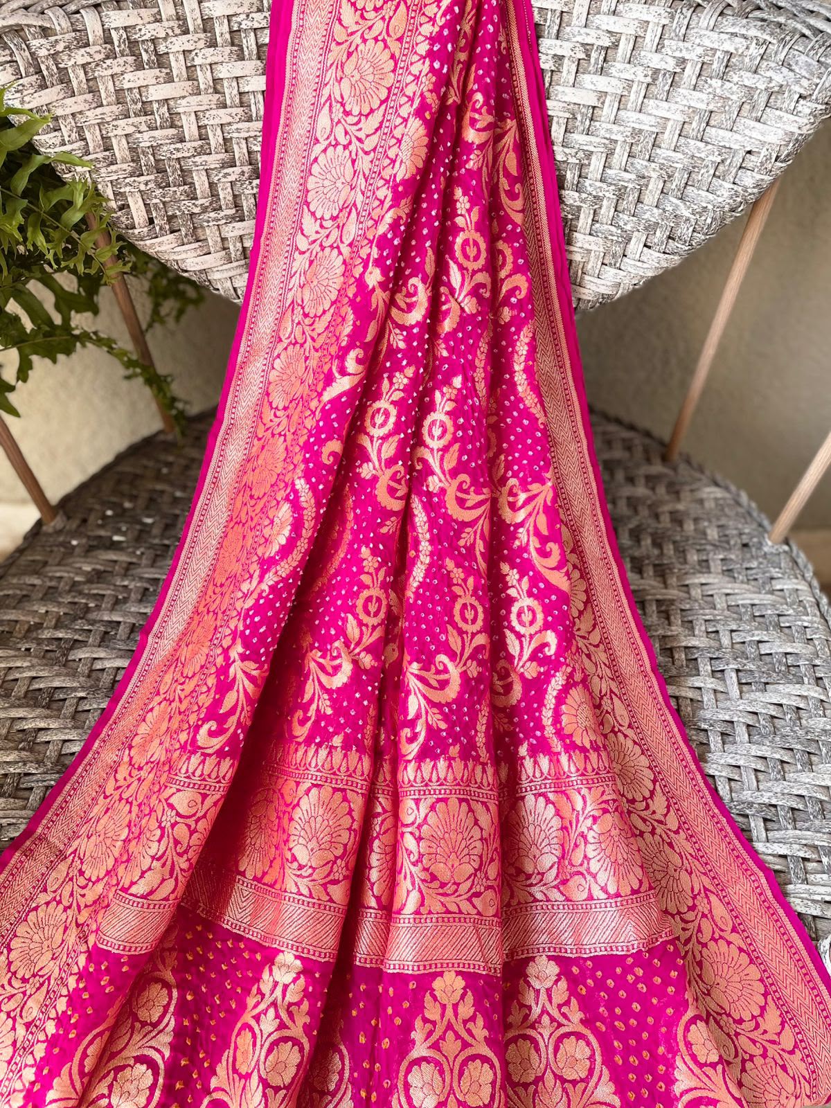 Enakshi - Pink Bandhani Banarasi Dupatta