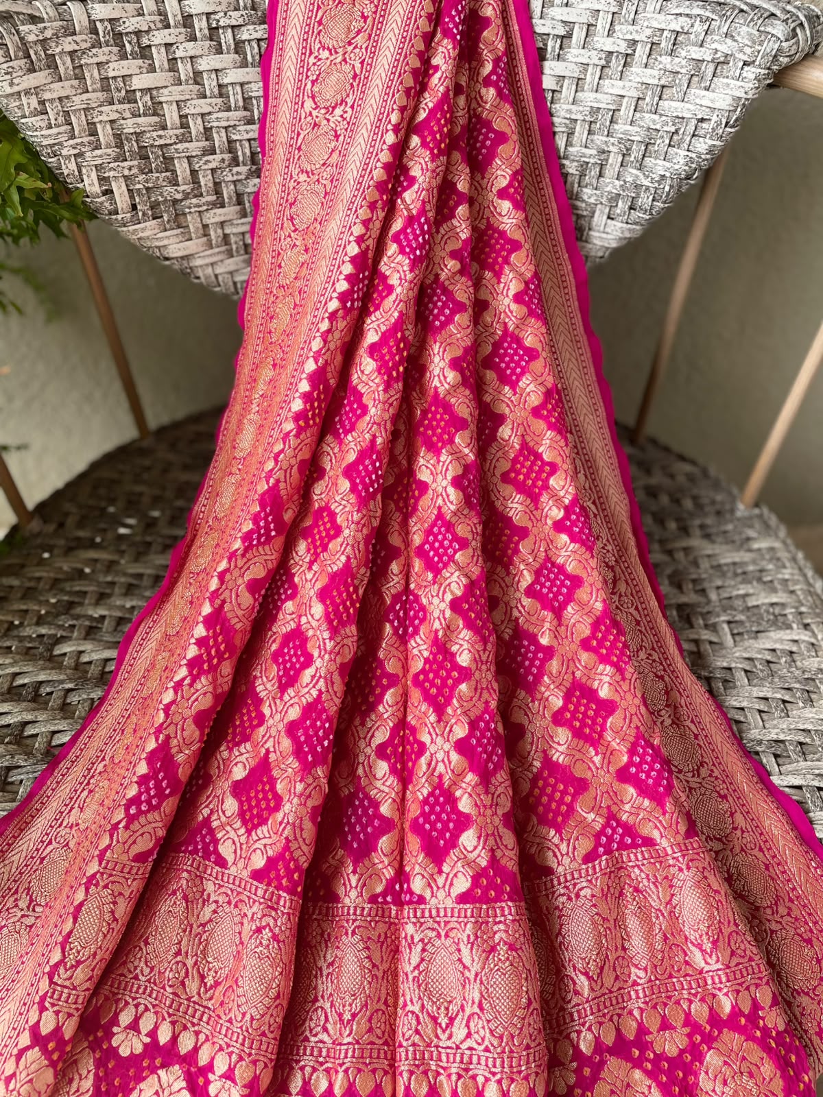 Mukta - Pink Bandhani Banarasi Dupatta