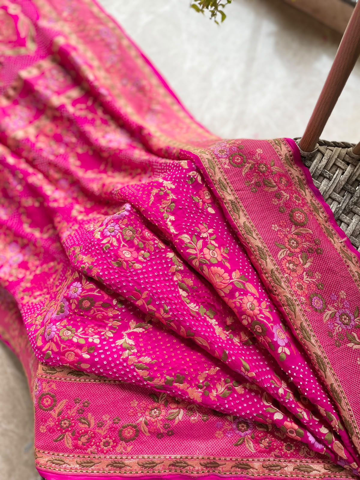 Ritija - Pink Tilfi Meenakari Bandhani Saree