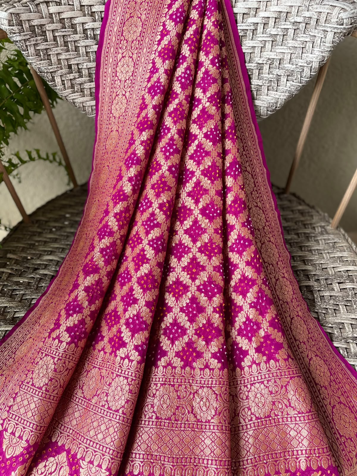 Jalsa - Magenta Bandhani Banarasi Dupatta