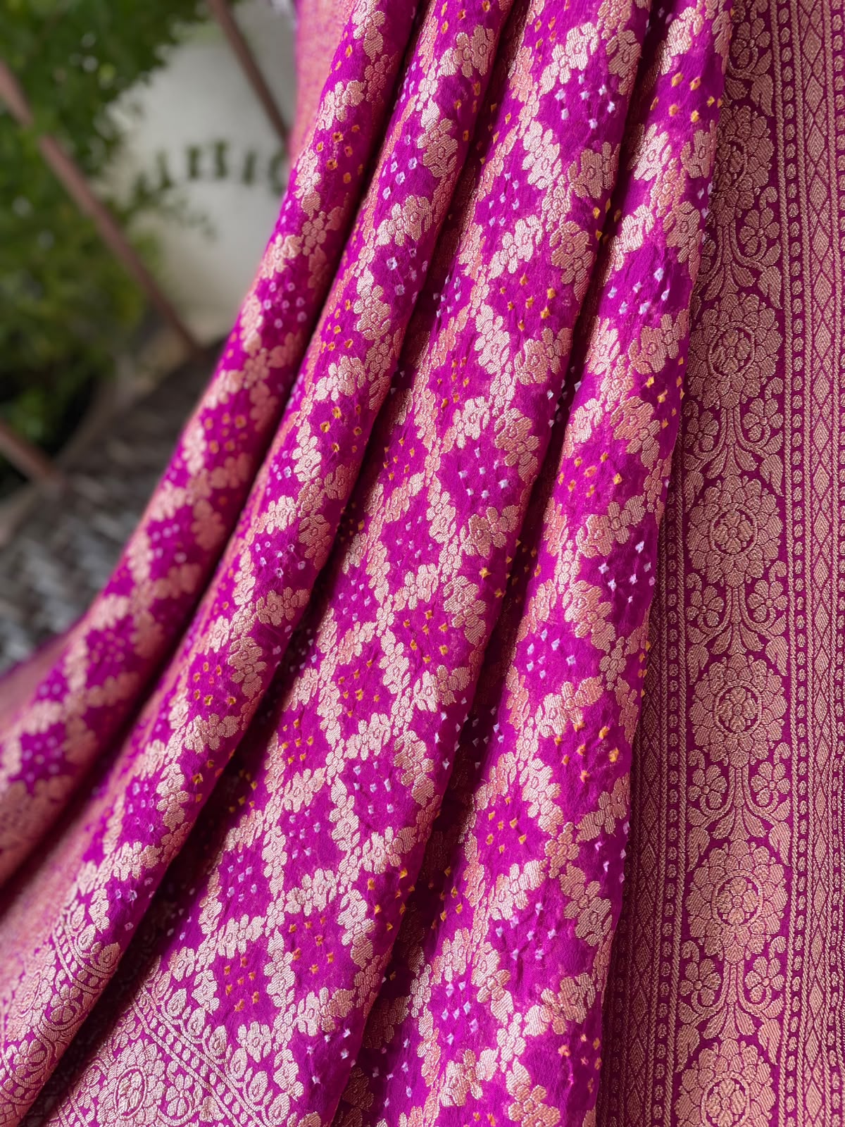 Jalsa - Magenta Bandhani Banarasi Dupatta