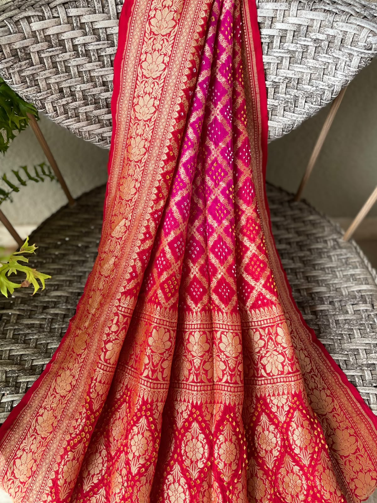 Preet - Red & Pink Bandhani Banarasi Dupatta