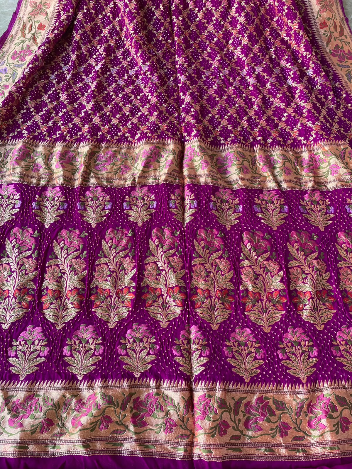 Taara - Magenta Tilfi Meenakari Bandhani Saree