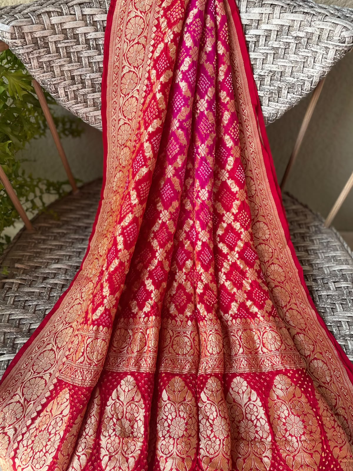 Kamna - Red & Pink Bandhani Banarasi Dupatta