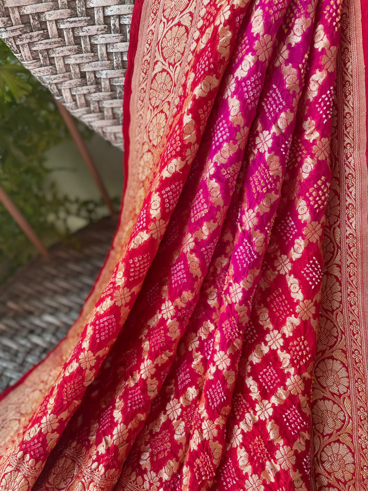 Kamna - Red & Pink Bandhani Banarasi Dupatta